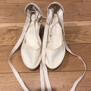 NEW Andre Assous Espadrilles Cream size 37 (5.5)